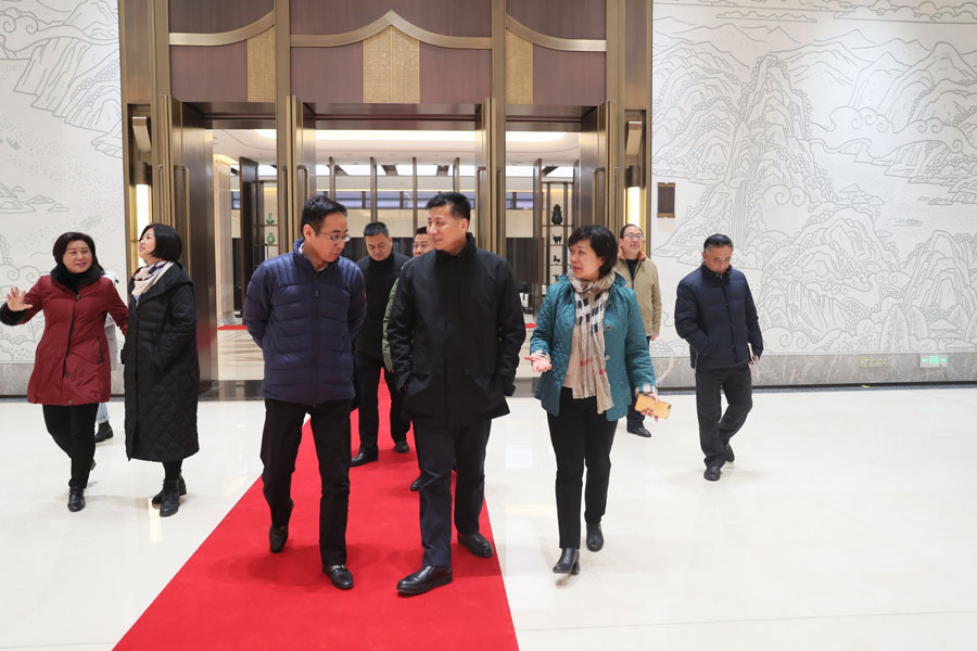 劉誓?？疾煳錆h體育中心 要求加強場館賽后利用